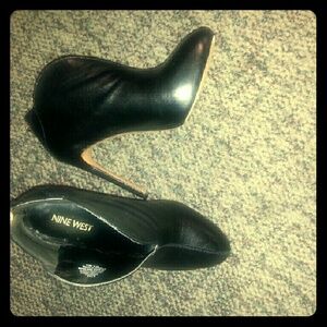 Nine West Black Leather Stiletto Ankle Boots